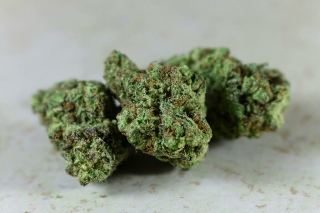 Best Indica Online in Canada | Hush Cannabis Club Canada