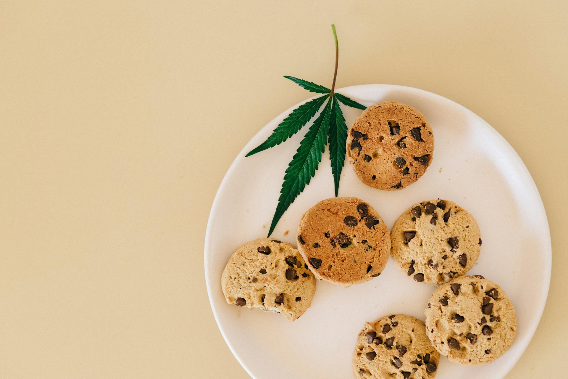 Edibles online at Canada | Hush Cannabis Club Canada